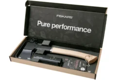 Hachette Fiskars Norden N10 + Aiguiseur -Feu de Camp F1052276 09 fiskars scaled