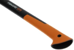 Hache Moyenne Fiskars X17 -Feu de Camp F122460 04 fiskars x17 v2 f122460 04