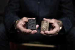 Knivesandtools Zippo Black Matte Snake, Noir, B -Feu de Camp KTZPBRASSKNIFE 10 KATOZIPPO scaled