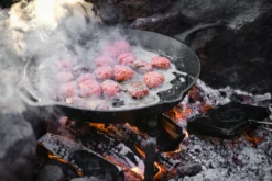Petromax Skillet FP40 Avec Queue, FP40-T -Feu de Camp Petromax fp40 t202 scaled