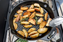 Petromax Fonte Skillet Gril 35 Cm Avec Deux Poignées -Feu de Camp Petromax gp35h t scaled