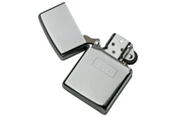 Zippo Engine Turn With Zippo 60001476 Argenté, Briquet -Feu de Camp ZP250 024387 03 zippo scaled