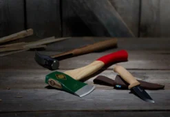 Hultafors 325 Anniversary Limited Edition Axe, 840011, Hachette -Feu de Camp anniversary environment1 5